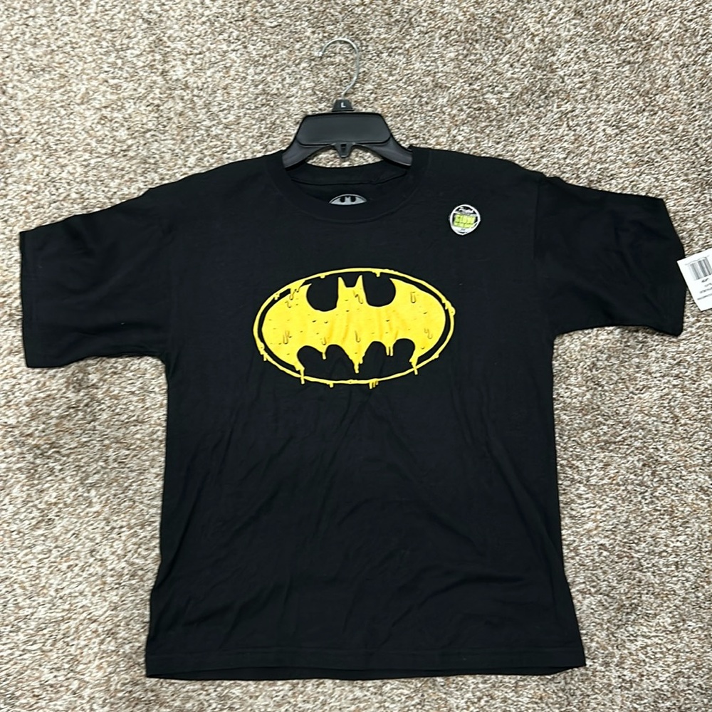 Glow in the Dark. Youth boys Large Batman shirt